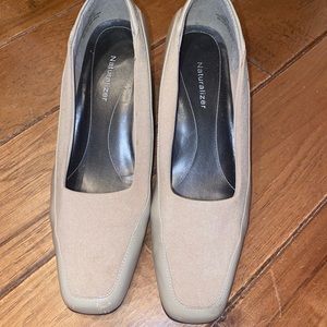 Naturalizer 2.5 pump